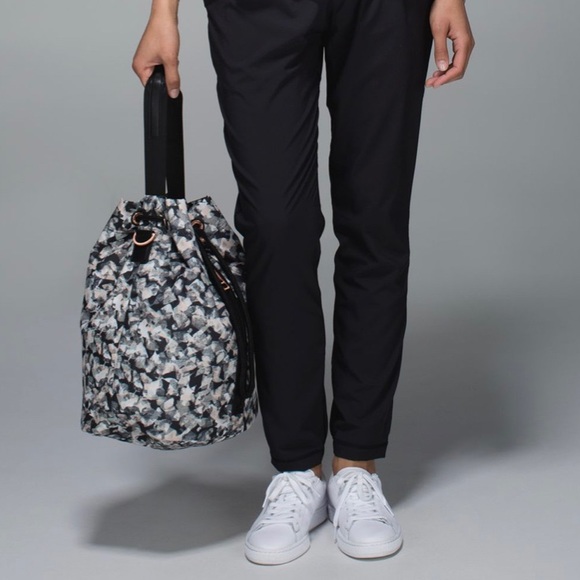 Lululemon sweat to street hobo. EUC! - Picture 2 of 3